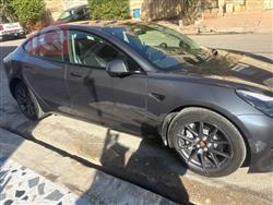 تسلا موديل 3